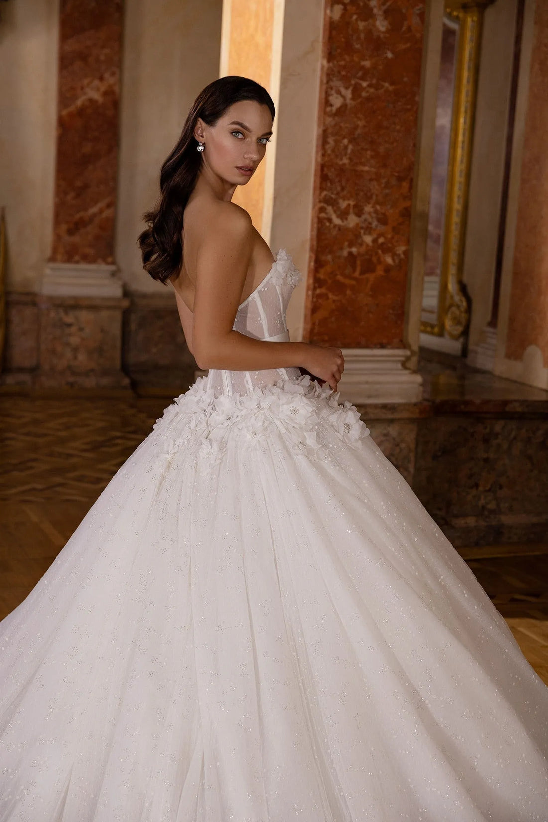 Strapless Glitter Princess Wedding Dresses Women Sleeveless Flowers Bride Sexy Bridal Gown Vestido Satin