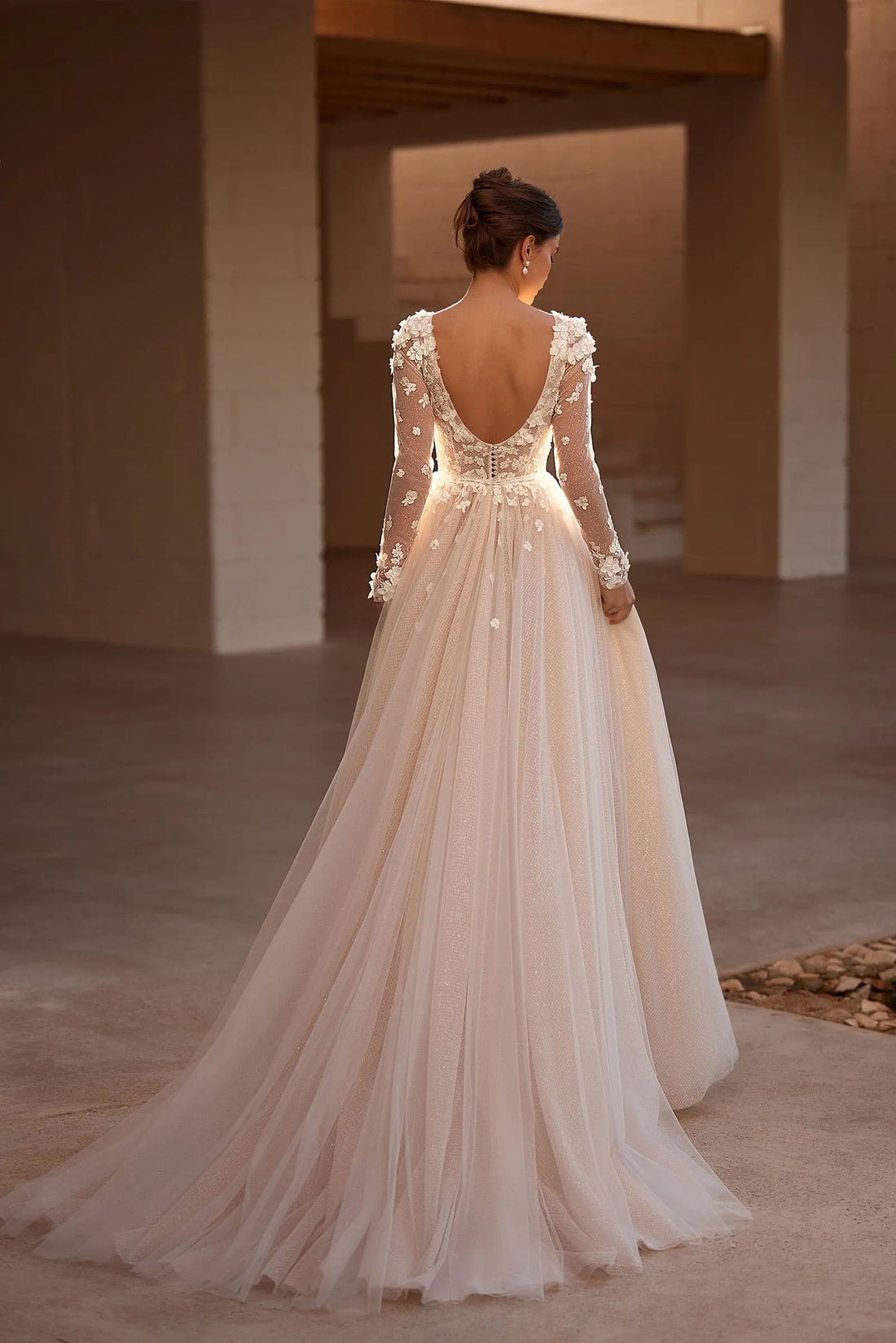 Sexy Deep V-neck Backless Bride Robe Charming 3D Flower Wedding Dress Glitter A-line Lace Long Bridal Gown Robe De Mariée Satin