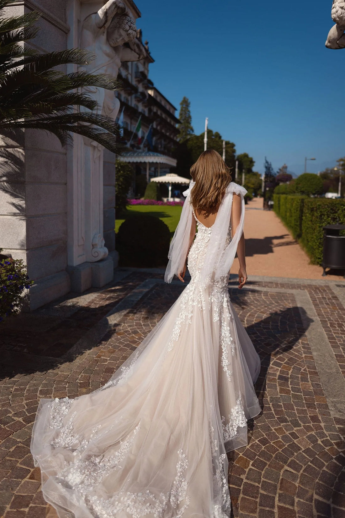 Vintage Wedding Dresses for Women V Neck Sleeveless Lace Appliques Open Back Tulle Vestidos De Novia Satin