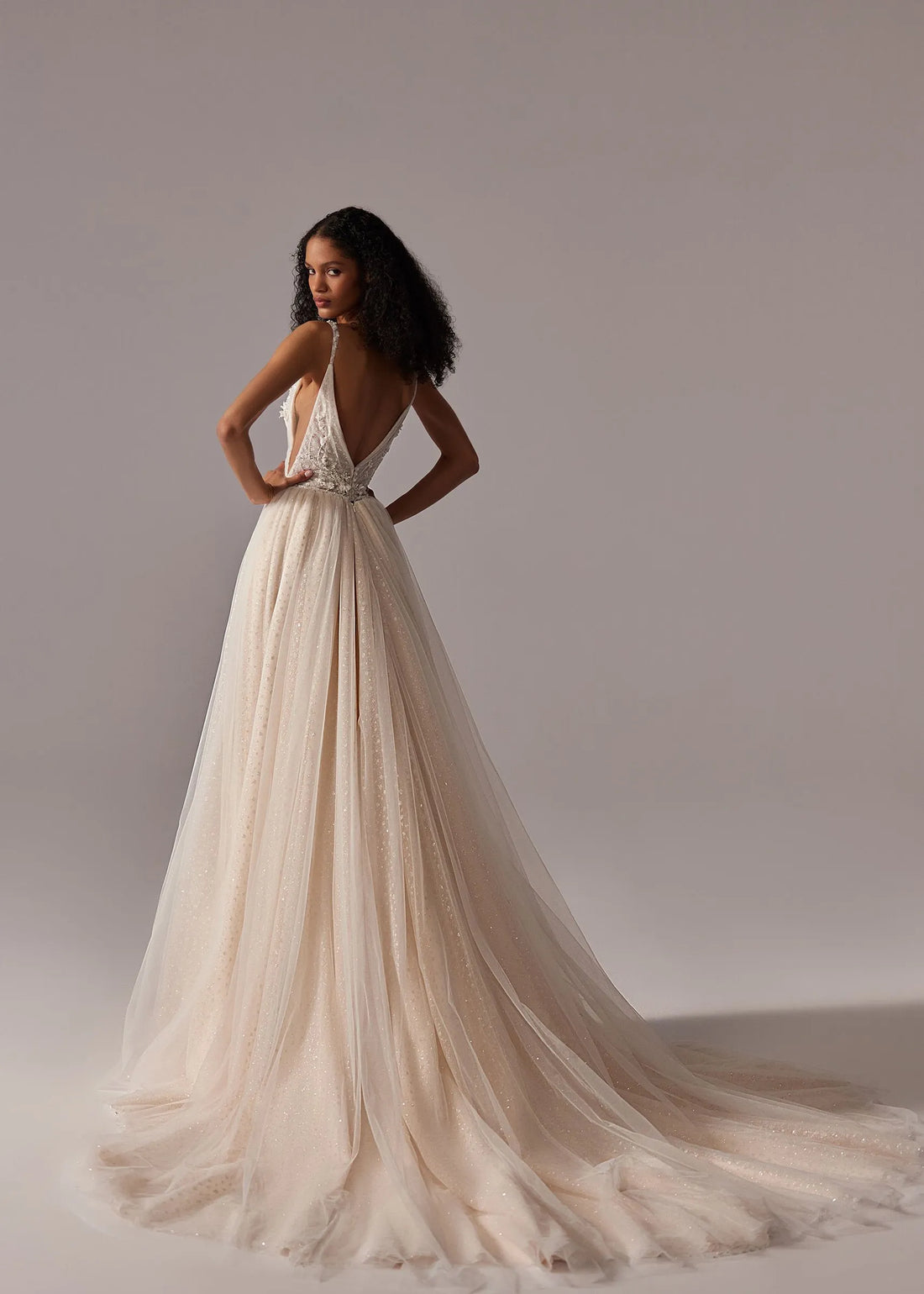 Woman Wedding Dress Sexy Deep V Neck Sleeveles Soft Tulle A Line Bridal Gown High Slit Bride Dresses Satin