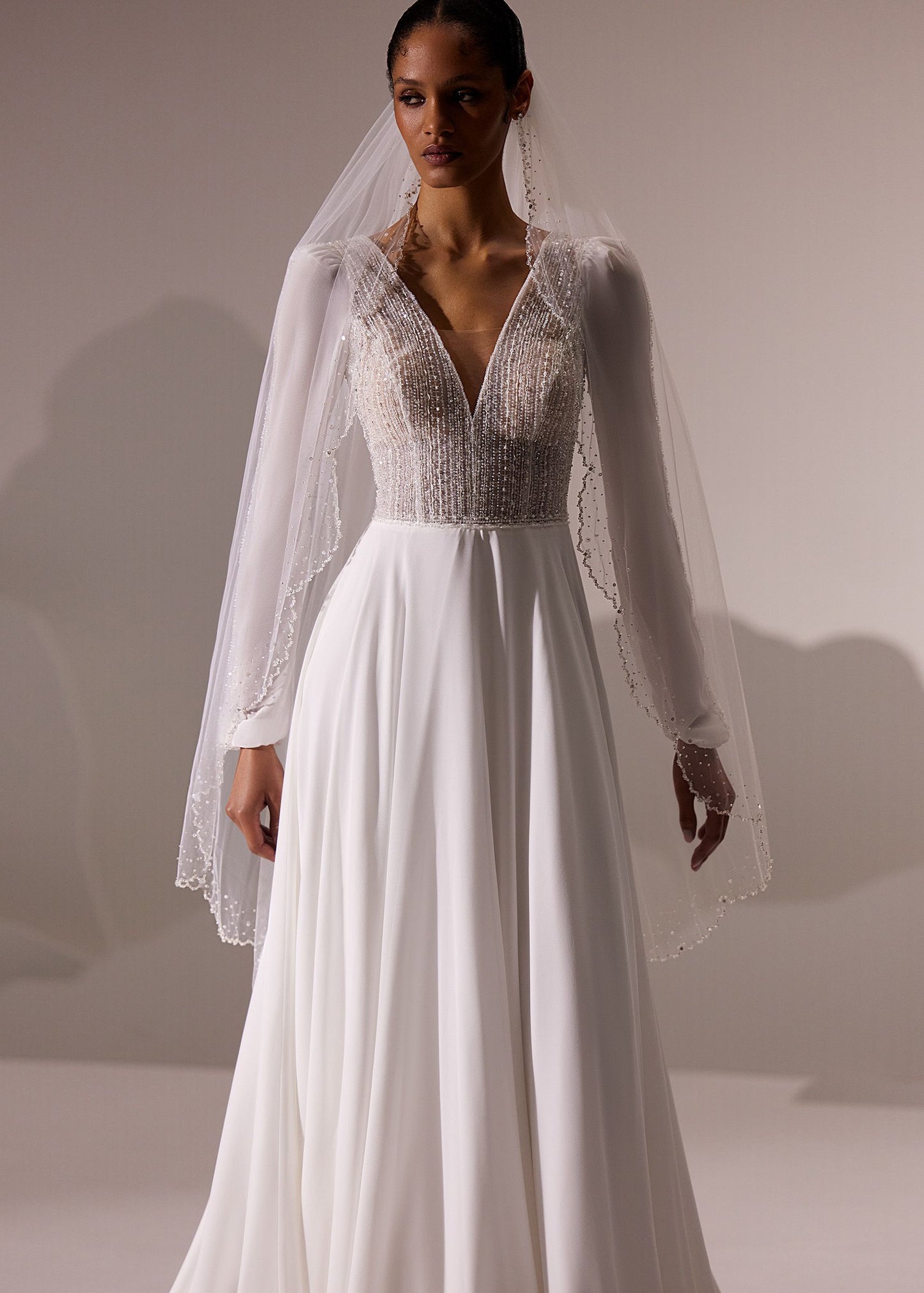 Boho V-neck Chiffon Bridal Wedding Dress Lace Sweep Court Button Long Sleeve Wedding Gown