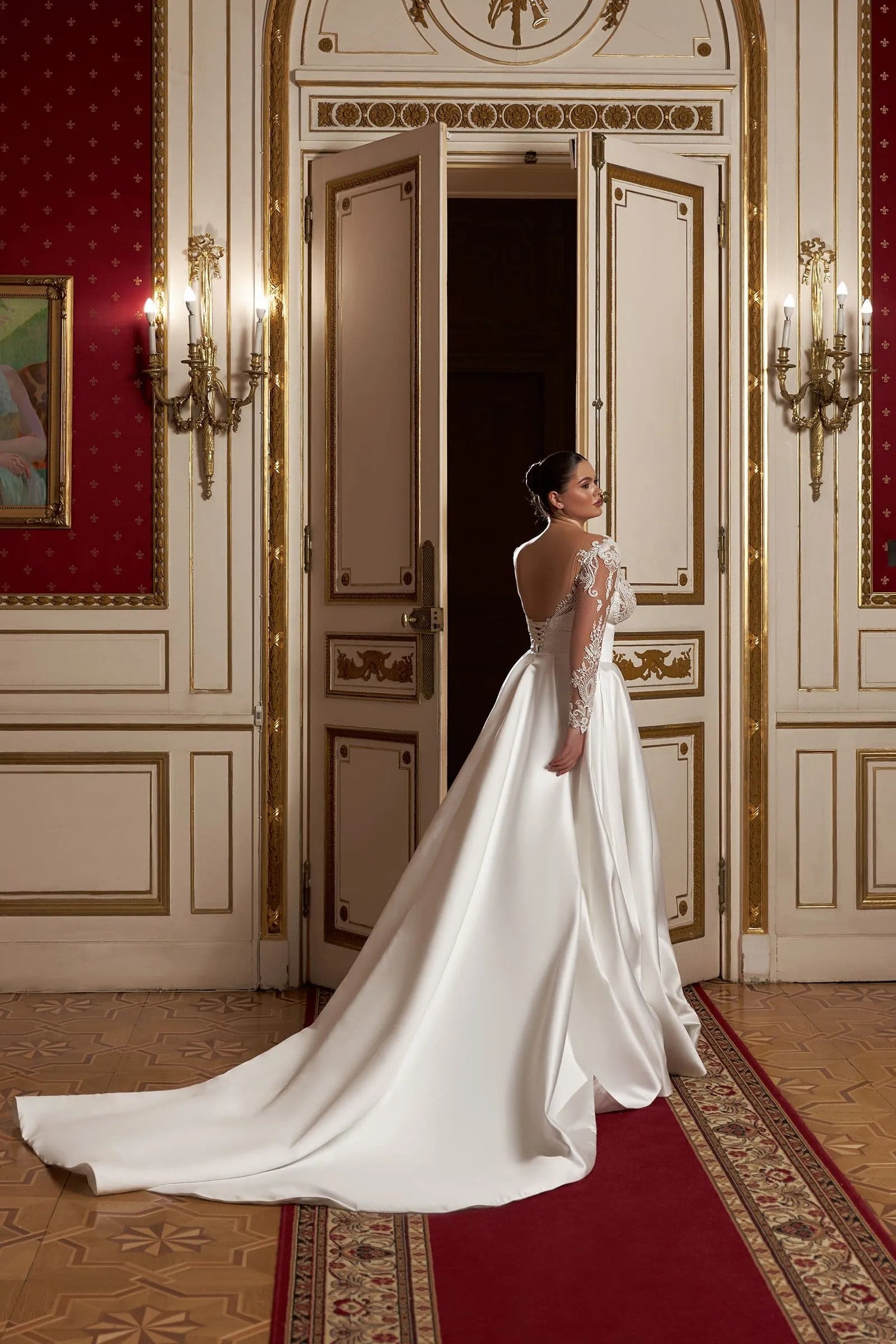 Elegant Satin Wedding Dresses Top Lace V Neck Bride Gown Backless Wedding Gown Vestido de novia Satin