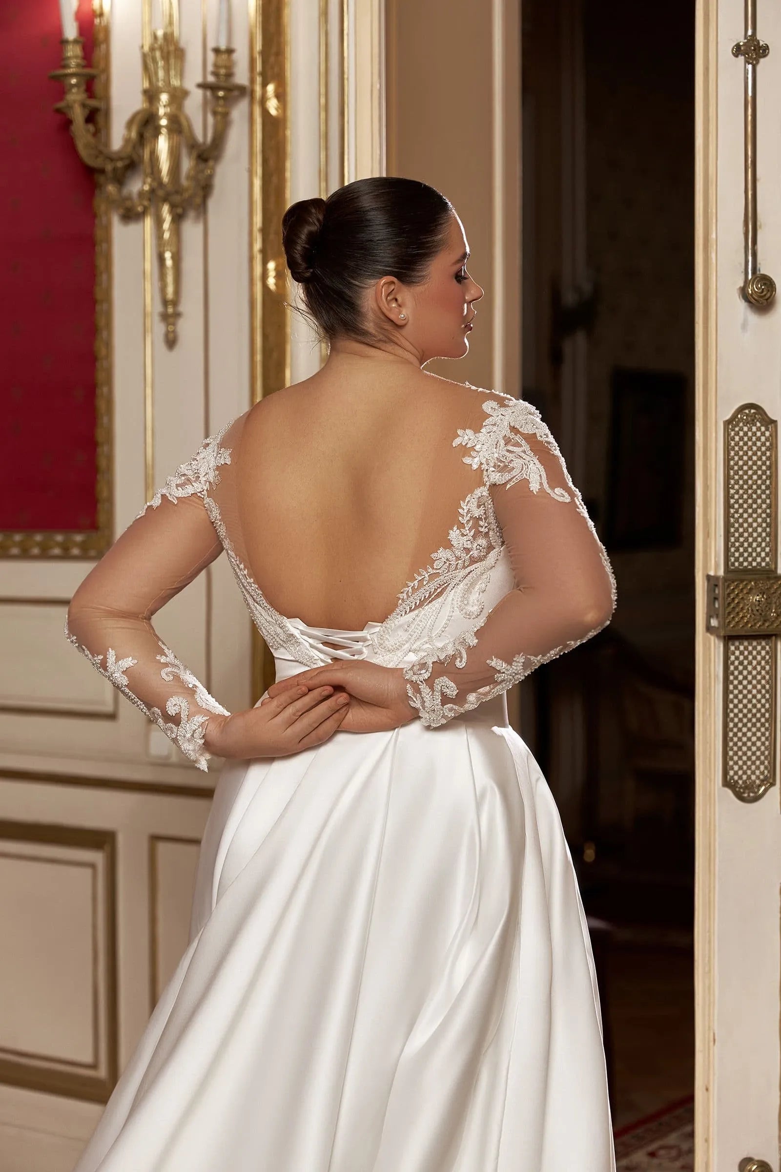 Elegant Satin Wedding Dresses Top Lace V Neck Bride Gown Backless Wedding Gown Vestido de novia Satin