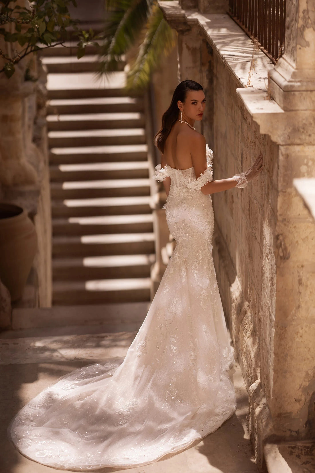 Graceful Off The Shoulder Wedding Gown for Bride Trumpet Sweetheart Appliques Lace Backless Sweep Train Satin