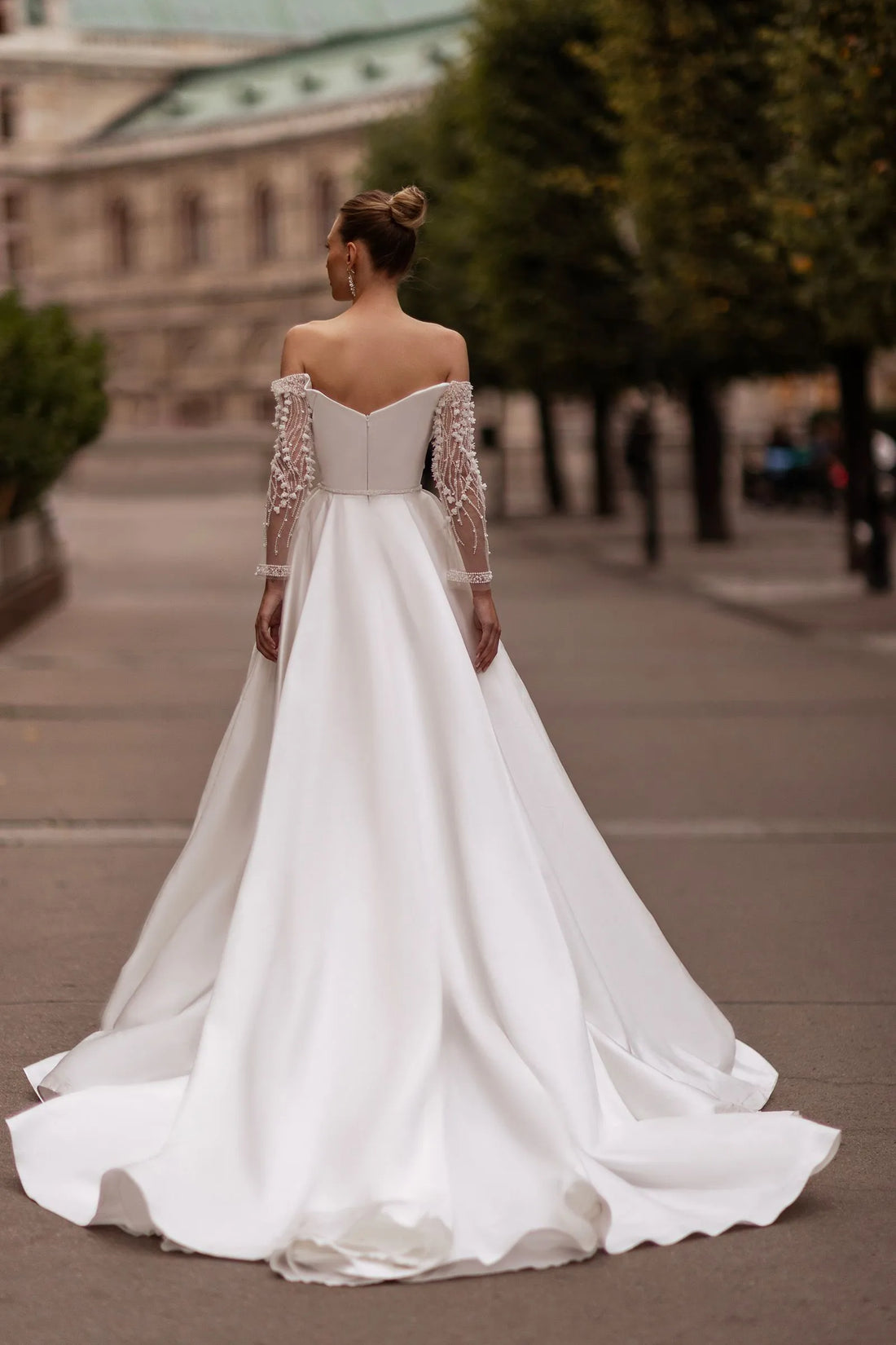 Exquisite Strapless A Line Wedding Dresses Floor Length Bride Gown Customized Vestidos De Novia Satin Satin