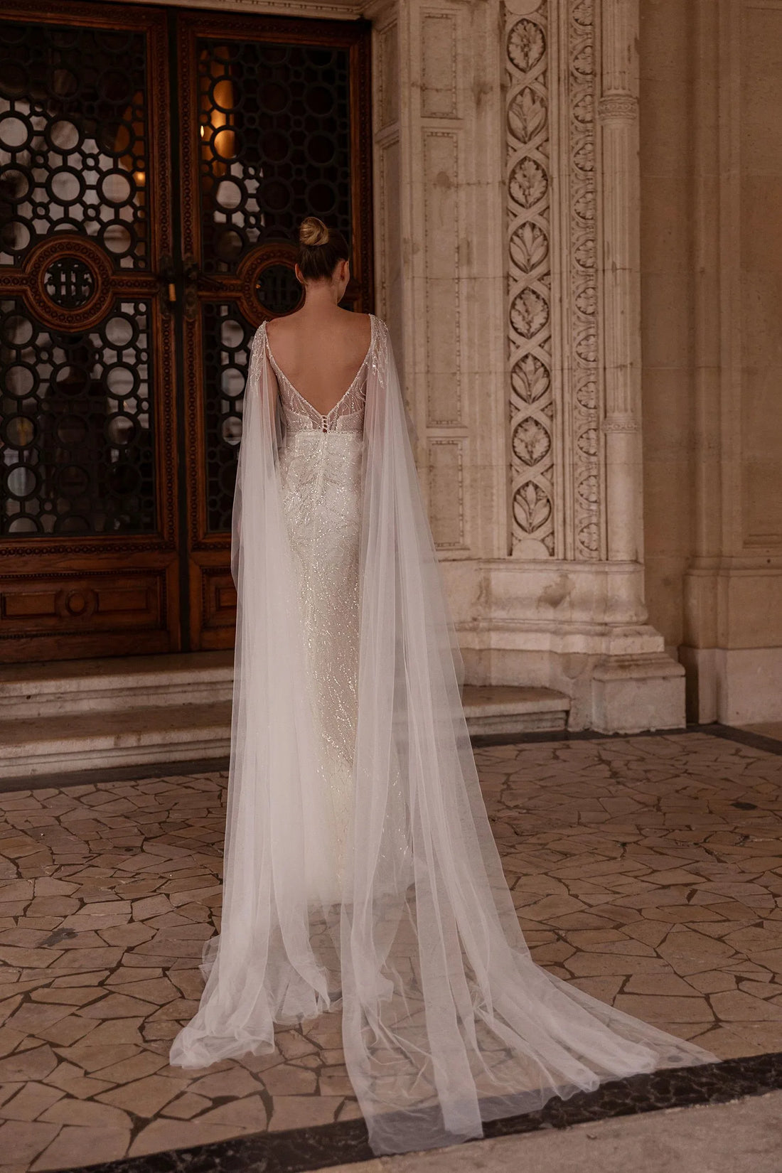 Sexy Backless V Neck Spaghetti Straps Lace Mermaid Wedding Dresses Court Train Trumpet Vintage Bridal Gown Satin