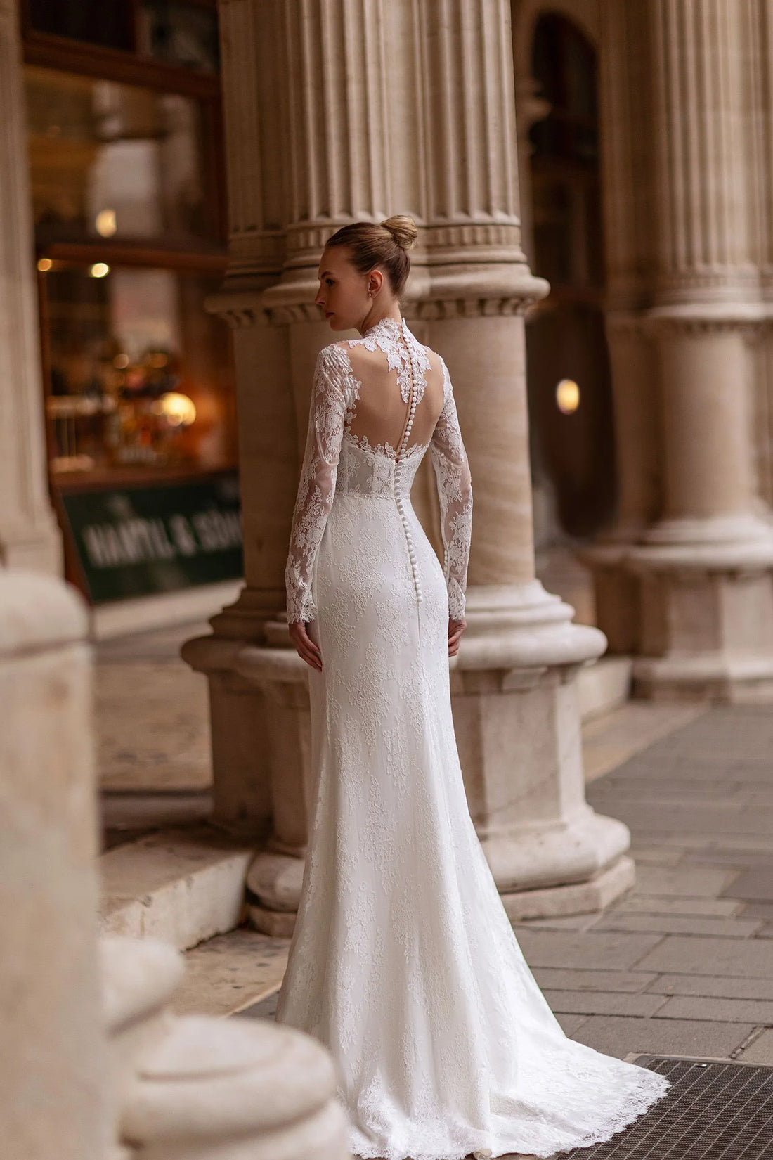 Classic High Neck Mermaid Wedding Dress Gorgeous Appliques Lace Long Sleeve Princess Bride Gown Satin