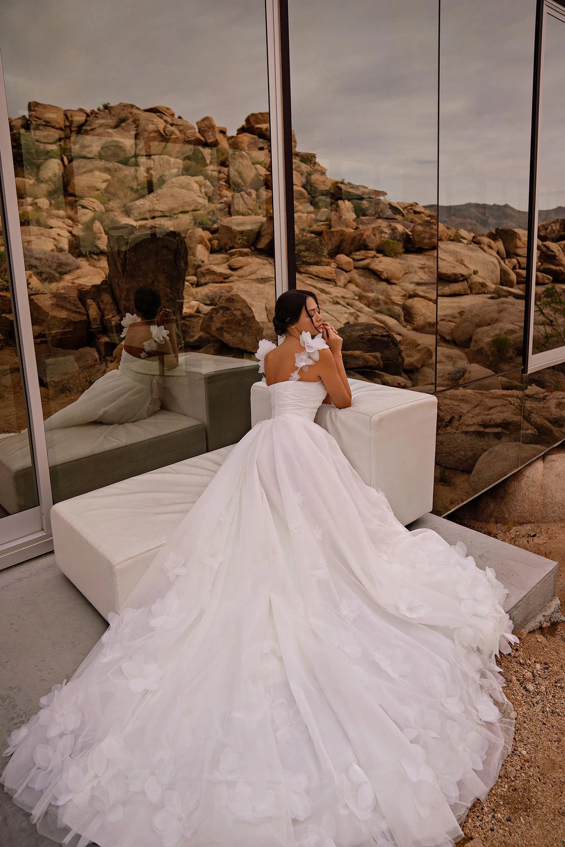 Boho Beach Tulle Wedding Dress 3D Flowers Sweep Train Spaghetti Straps Elegant A Line Bridal Gowns Satin