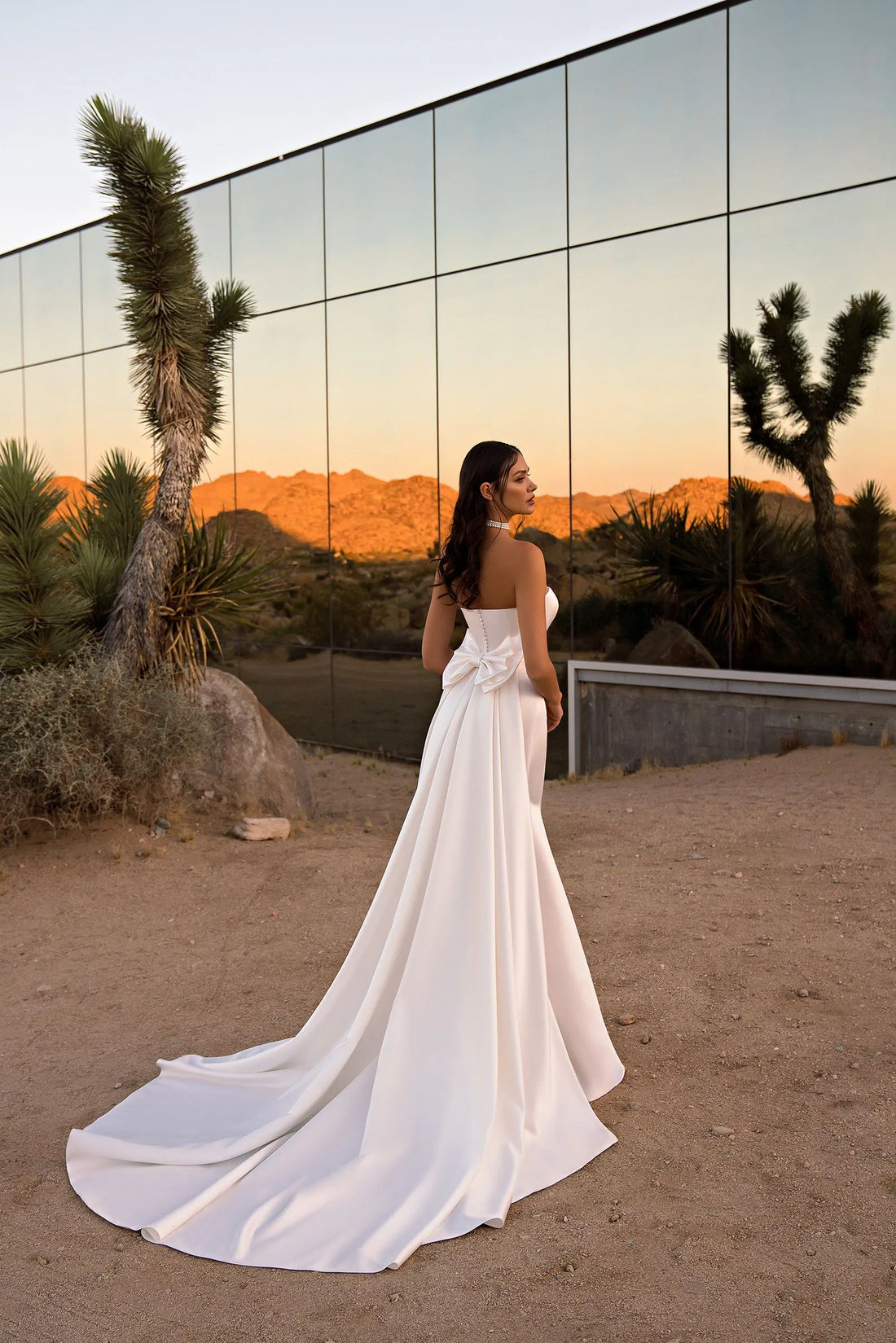 Mermaid Satin Wedding Dresses Strapless Sleeveless Bridal Dress Long Bridal Gown with Bow vestidos de novia Satin