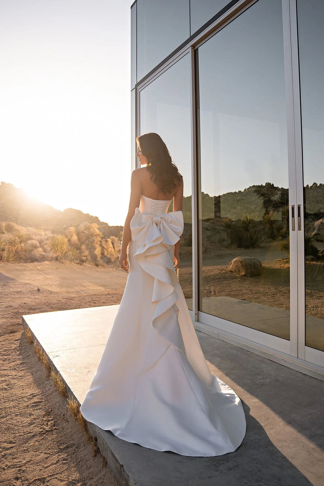 Simply White Mermaid Wedding Dress Strapless Deep V-Neck Satin Long Train Bridal Gowns Bow Lace up Back vestido de noiva Satin