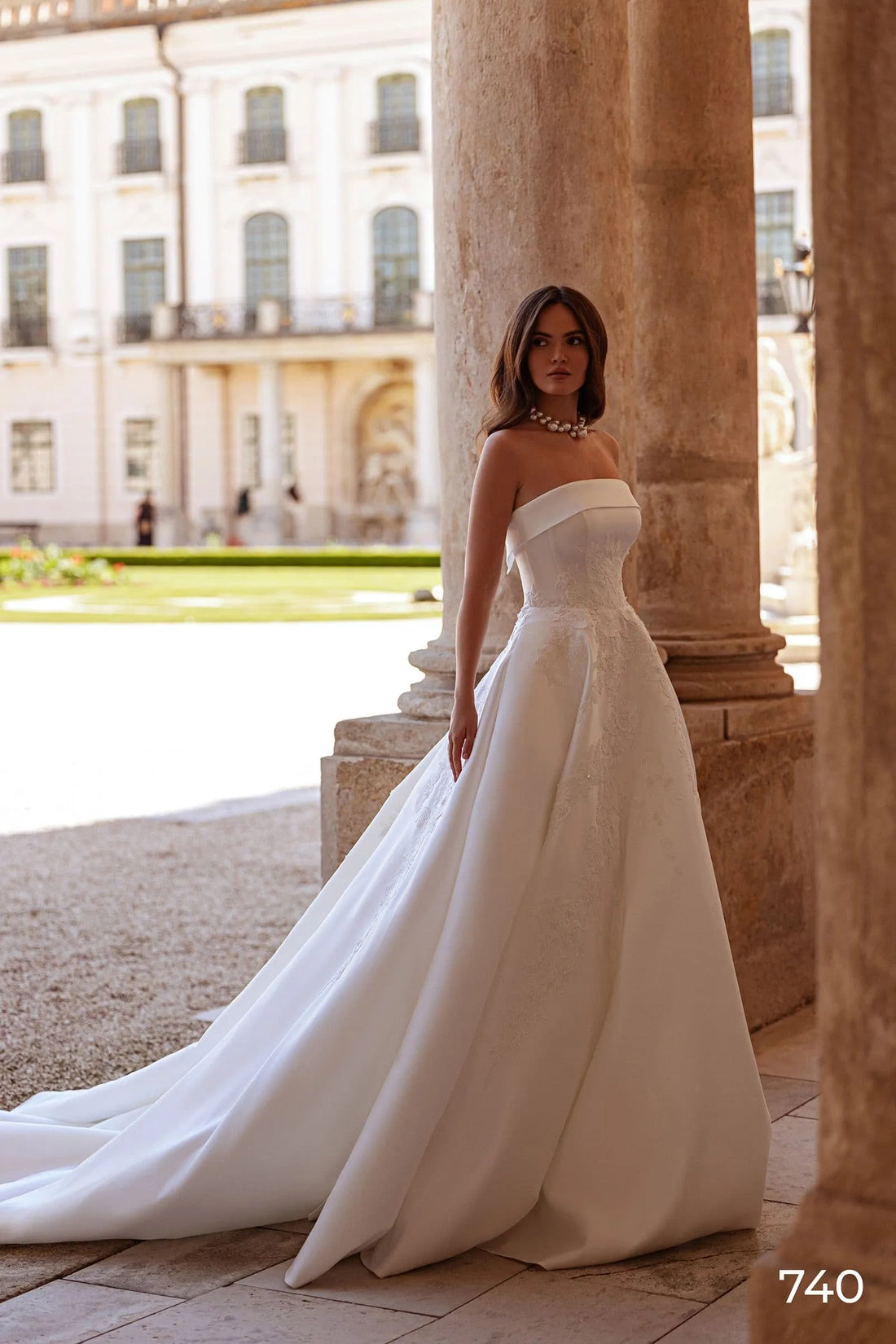 Sexy Strapless Sequin Decal Wedding Dress A-line Sleeveless Satin Bride Dress Satin