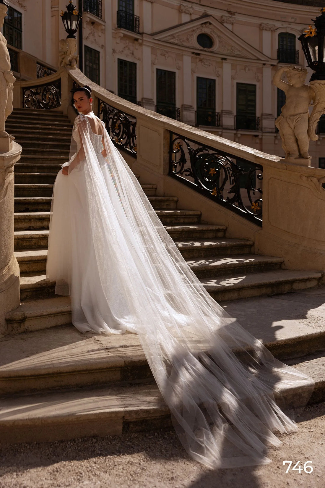 Sexy Wedding Dresses Tulle Sequins Backless Zipper V-Neck Customised Vestido De Satin