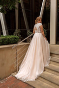Classic Tulle Wedding Dresses Plus Size V Neck Cap Sleeves Bride Gowns Appliques Floor Length A-Line Vestidos De Novia Satin
