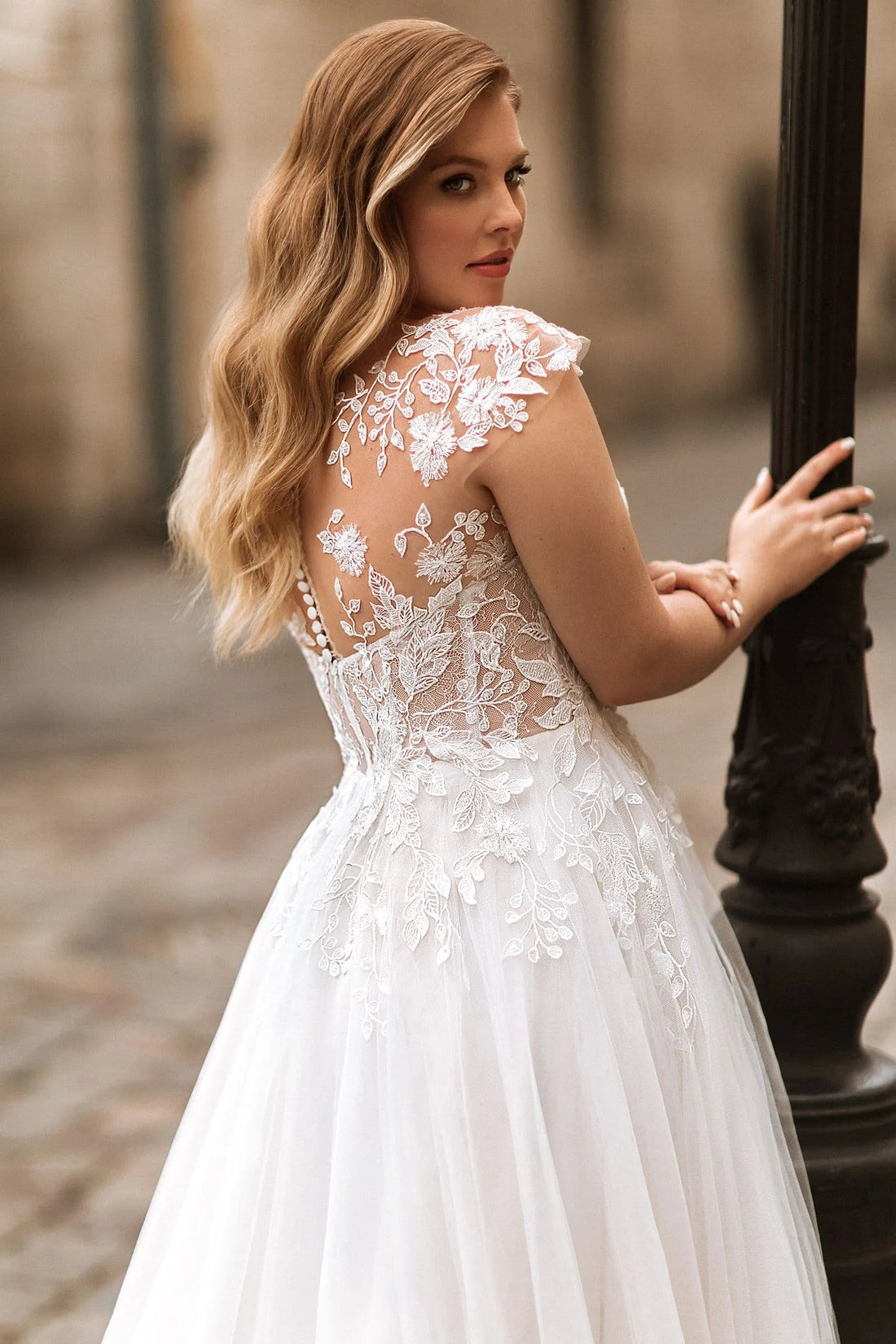 Boho White A Line Wedding Dress Princess Sweetheart Lace Applique Short Sleeves for Women Bride Gown Robe De Marriage Satin