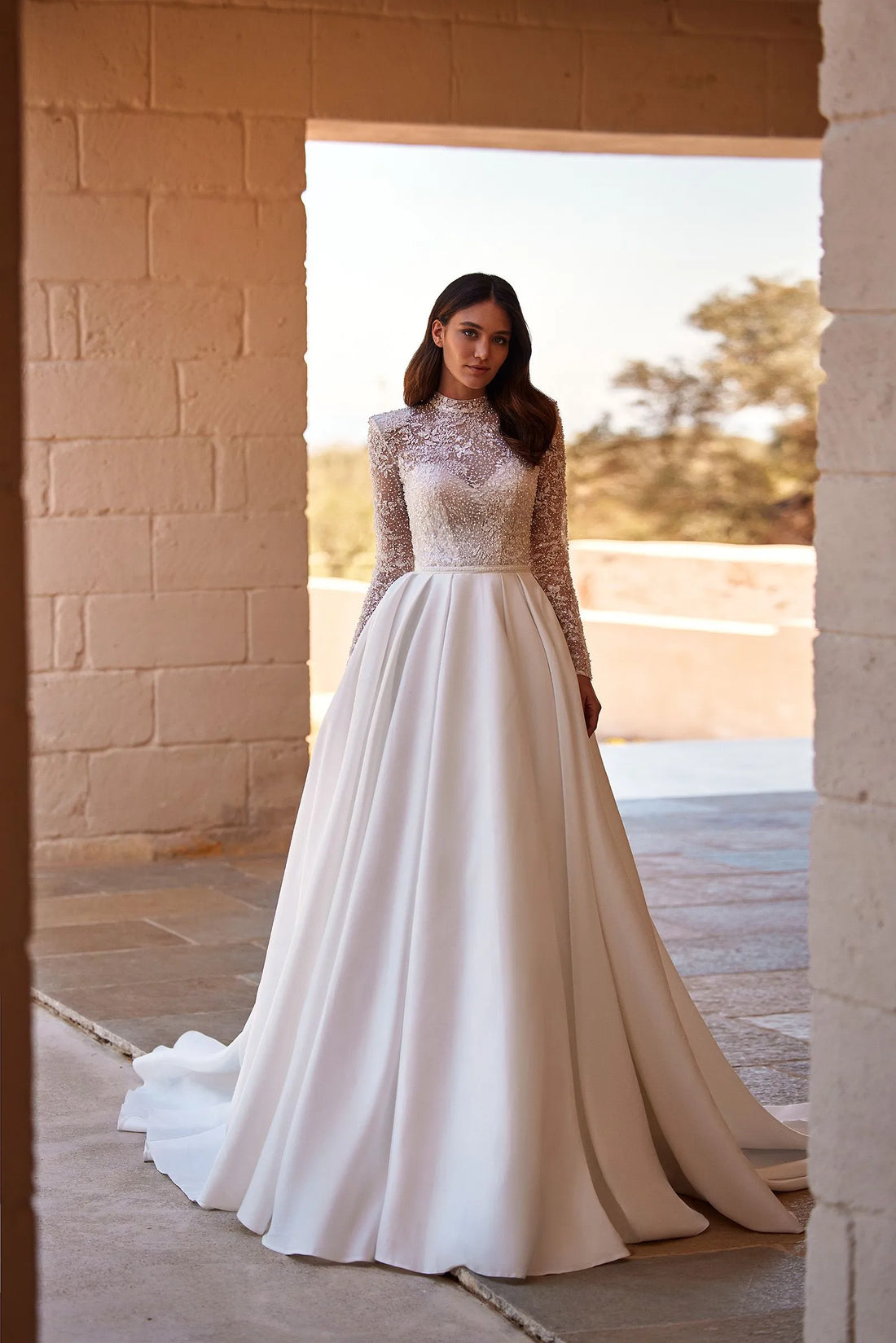 Modest Long Sleeve Bride Robe Classic Lace Wedding Dress Graceful Ivory A-line Satin Long Bridal Gown Customized Robe De Mariée Satin