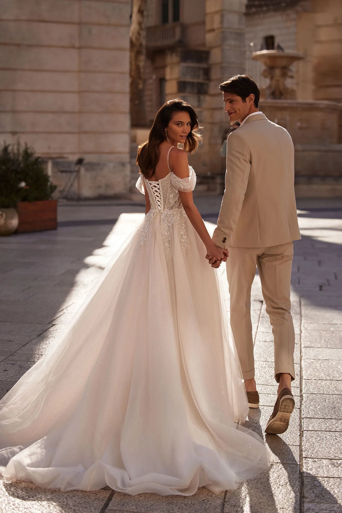 Wedding Dresses Sweetheart Crystal Off Shoulder Customized Wedding Dress Lace Appliques Bridal Gown Satin