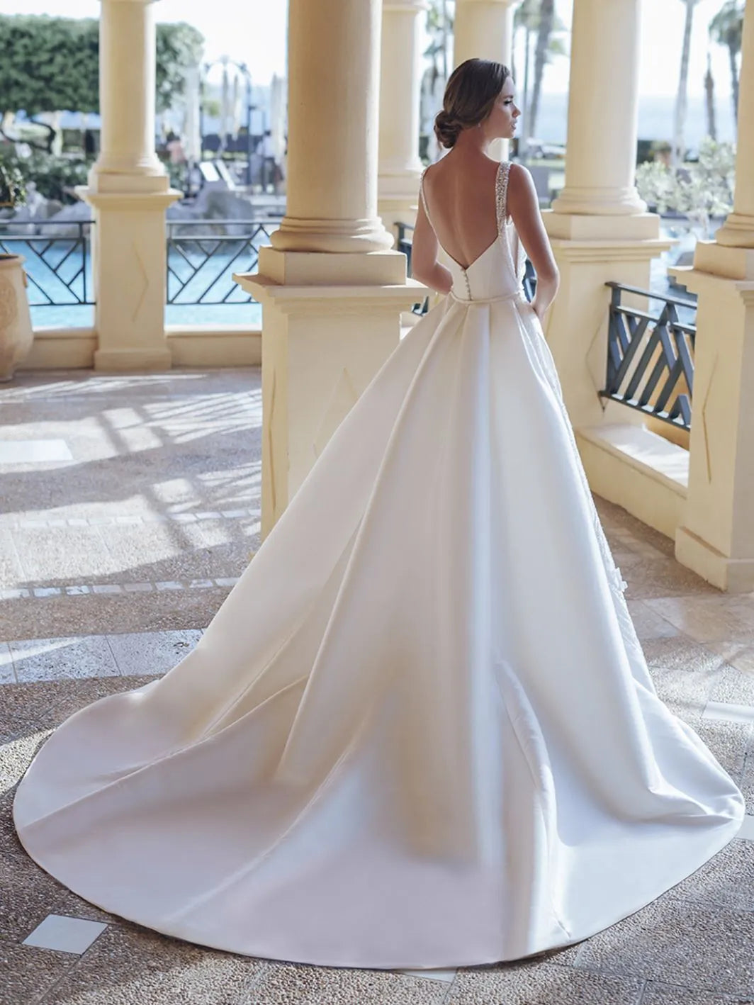 Satin Wedding Dress Slit Square Collar A-line Pleat Backless Lace Appliques Robe De Mariee Customized Satin