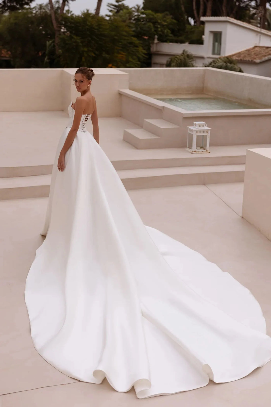 Simple Strapless A-Line Wedding Dresses Lace-up Princess Draped Wedding Party Bridal Gown Open Back Vestidos de Novia Satin