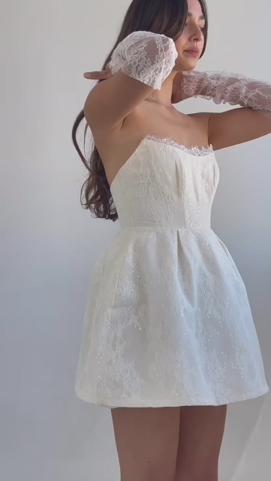 Elegante kurze Hochzeitsfeier Kleider trägerloser Flederaum Spitze Mini Brides Kleid für Frauen Falten Brautkleider Kleider