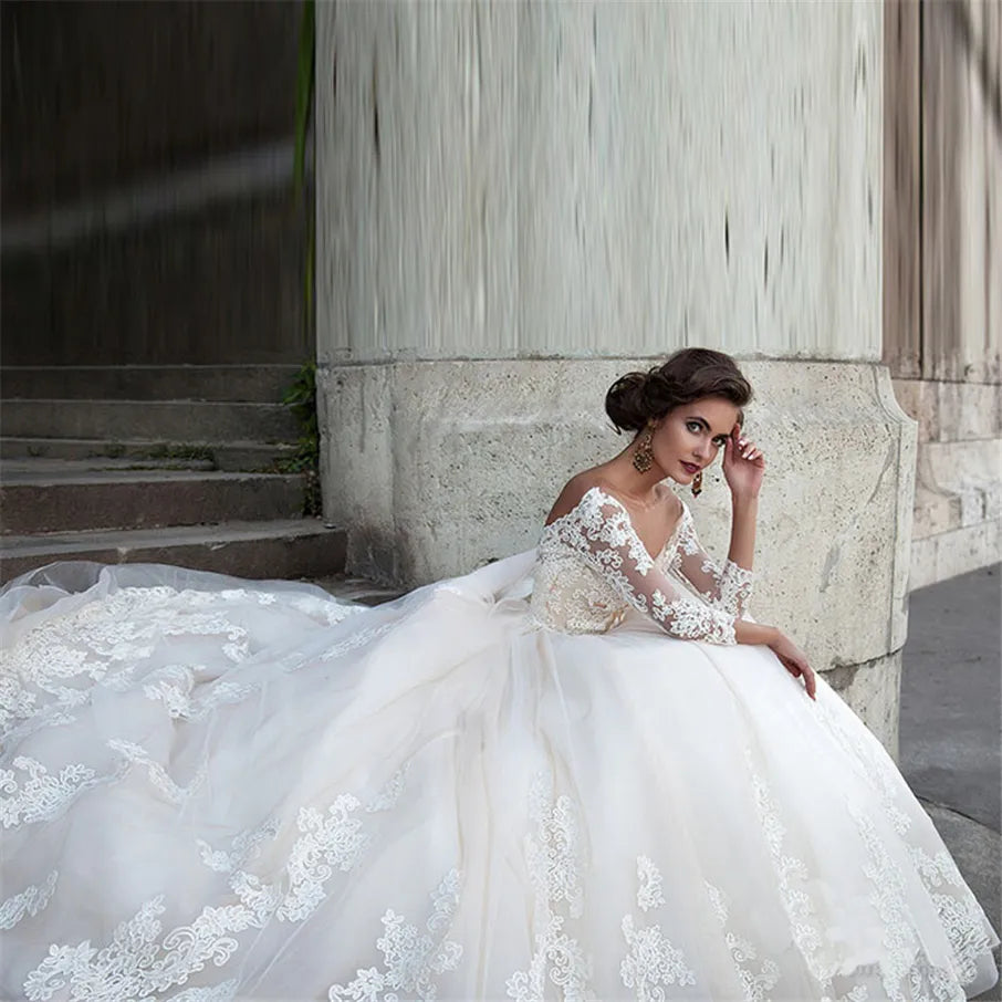 High Quality V-neck Applique Lace Wedding Dress With Three Quarter Sleeve Tulle A-line Bridal Dresses robe mariage femme