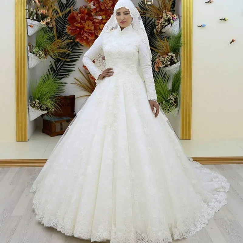 Gaun Pengantin Renda Lengan Panjang Gaun Bola Gaun Leher Tinggi Muslim Gowns Pernikahan Luxury Appliques Gaun Pengantin Desain Arab Saudi