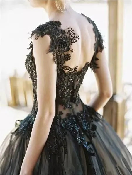 Vestido de fiesta gótico negro, vestido de baile, corte en A, vestido de fiesta con bordado de encaje, vestido de noche con cuello de cuchara negro