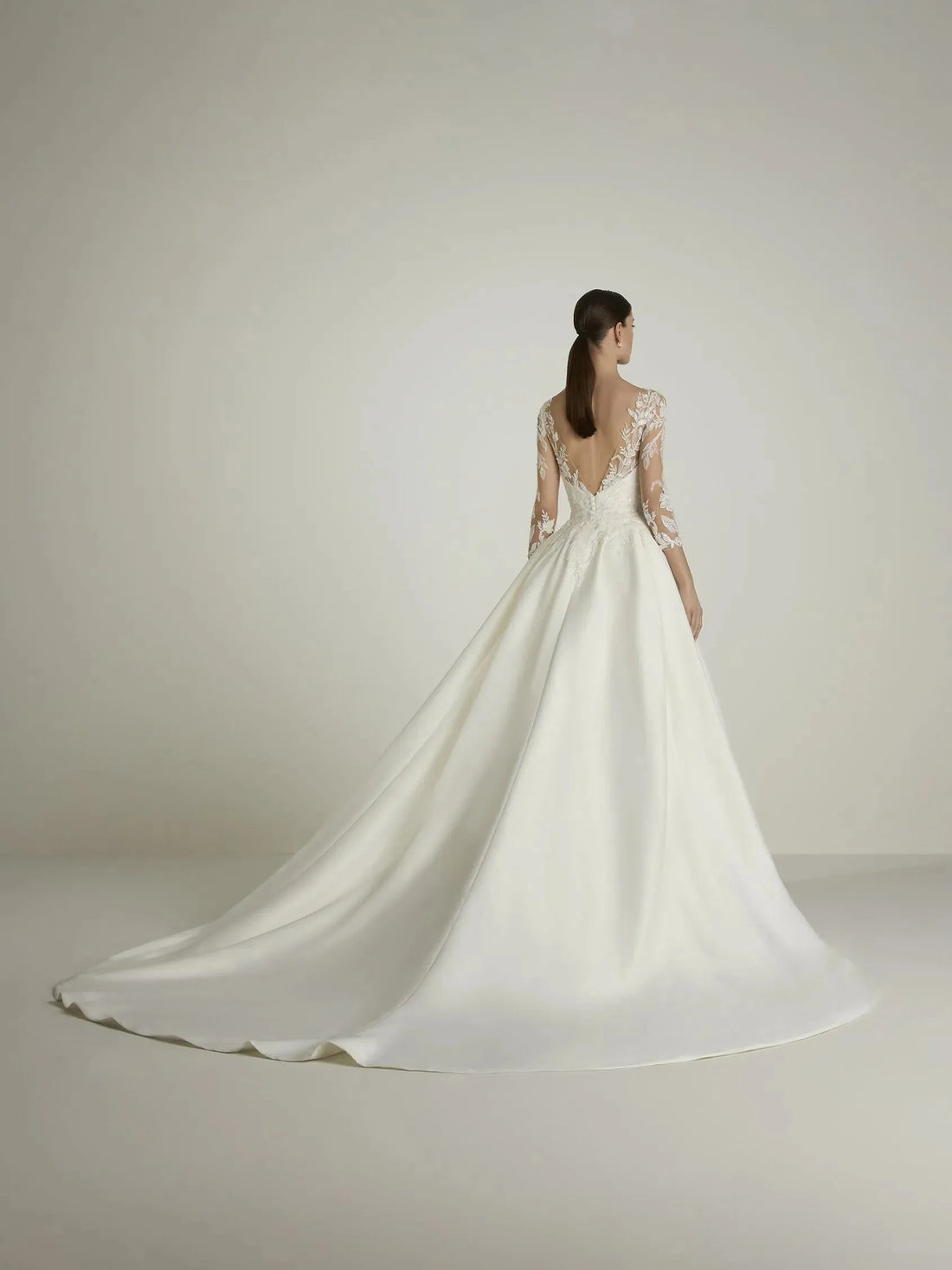 Three Quarter Sleeves Wedding Dress Modern Princess Vestido De Novia Bow Satin Court Train Sleeves Bridal Gowns White Mermaid Satin Satin