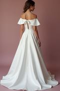 Modern White Princess Wedding Dress with a Plunging Neckline and Elegant Design backless New Satin white