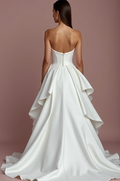 Chic White Princess Bridal Gown with a Sculpted Bodice and Layered Skirt backless New Satin white