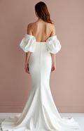 Dramatic White Mermaid Wedding Gown with a Lace Train for a Vintage Touch backless New Satin white