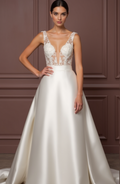 White Royal Princess Wedding Dress with Luxurious Details for a Majestic Look embroidery mesh New Satin white