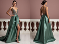Chic Evening Dress and Prom Dress with a Floor-Length Train for a Dramatic Effect backless New Satin