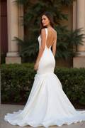 Dramatic White Mermaid Wedding Dress with Floral Lace Appliqué for a Chic Style backless New Satin white