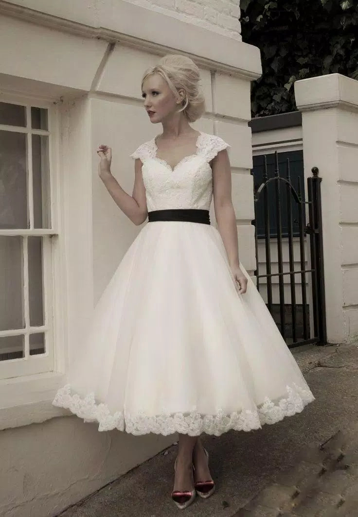 New White or Ivory Sweetheart Neck Lace Short Wedding Dress Bridal Wedding Gown with Detachable Backless Jacket