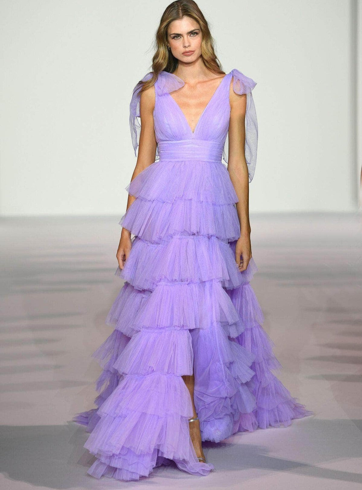 Lavender V-Neck Prom Dresses A-line Tulle Vestidos De Noche Cascading Ruffle Sexy Side Split Sweep Train Cocktail Party