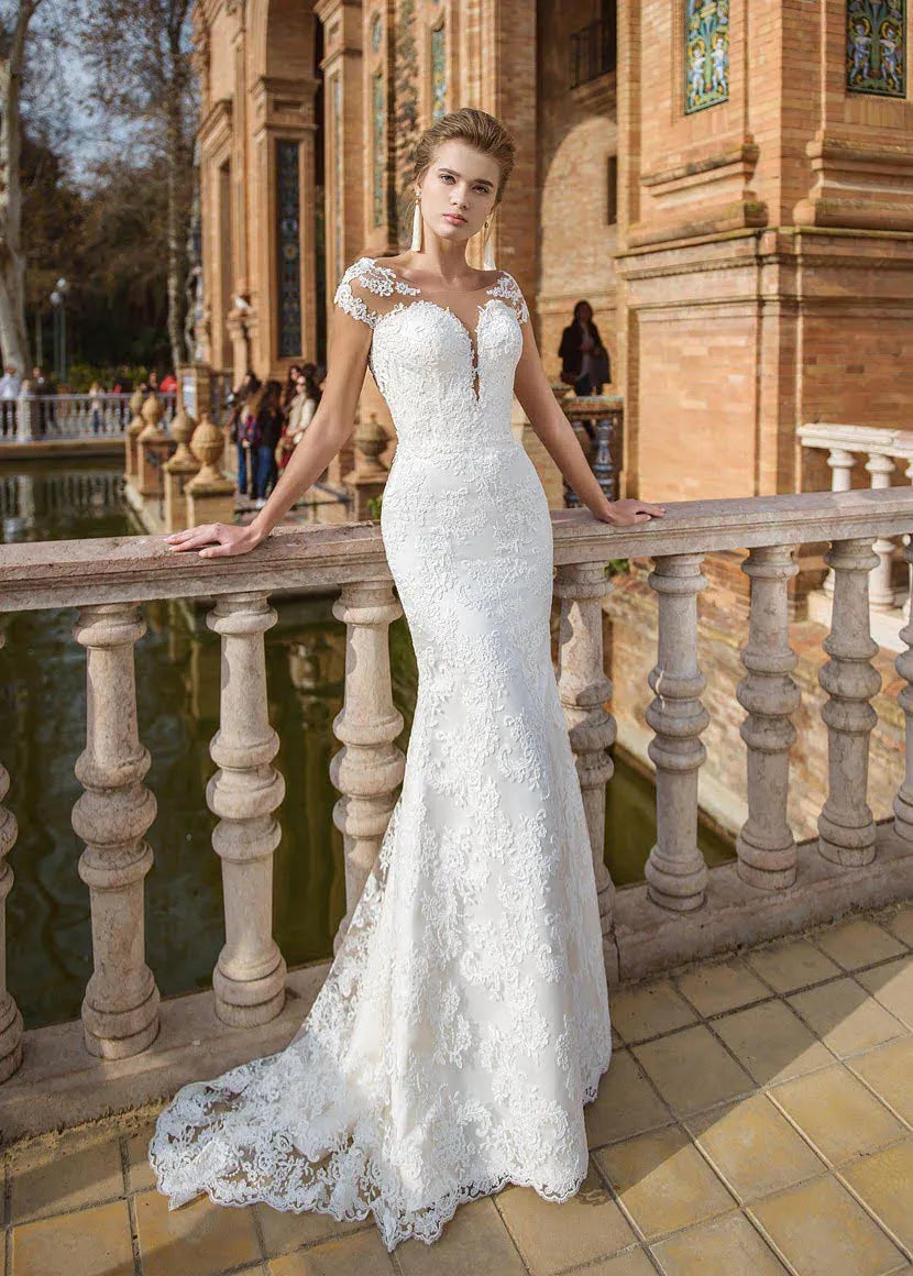 Scoop Short Sleeves Lace Appliques Mermaid Wedding Dresses V-Shape Back 2021 Zipper Back Bridal Gowns Simple Robe De Mariee WHITE