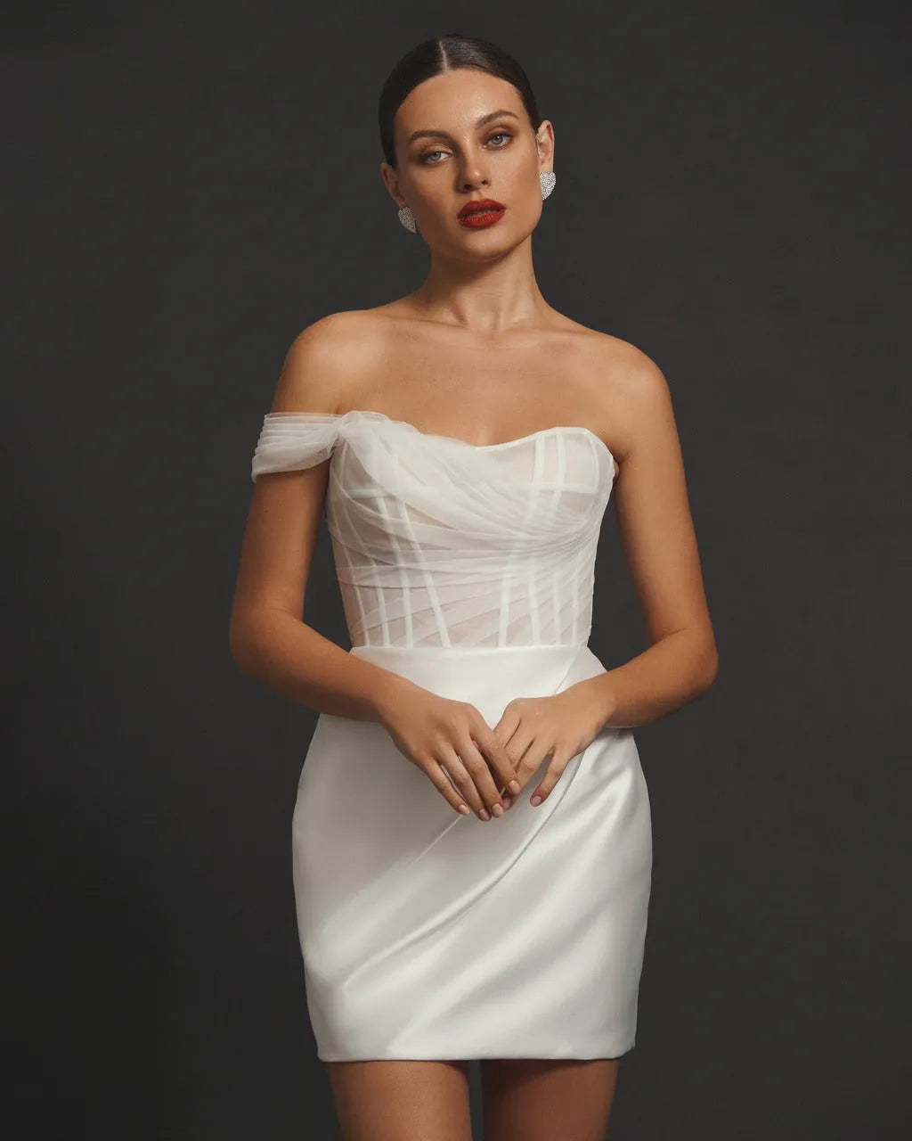 Open Strapless Bodice Embellished with a Delicate Mesh Drape Wedding Dress Vestido De Novia Bow Bridal Gown Skirt Dress Court Train Dress Satin Satin